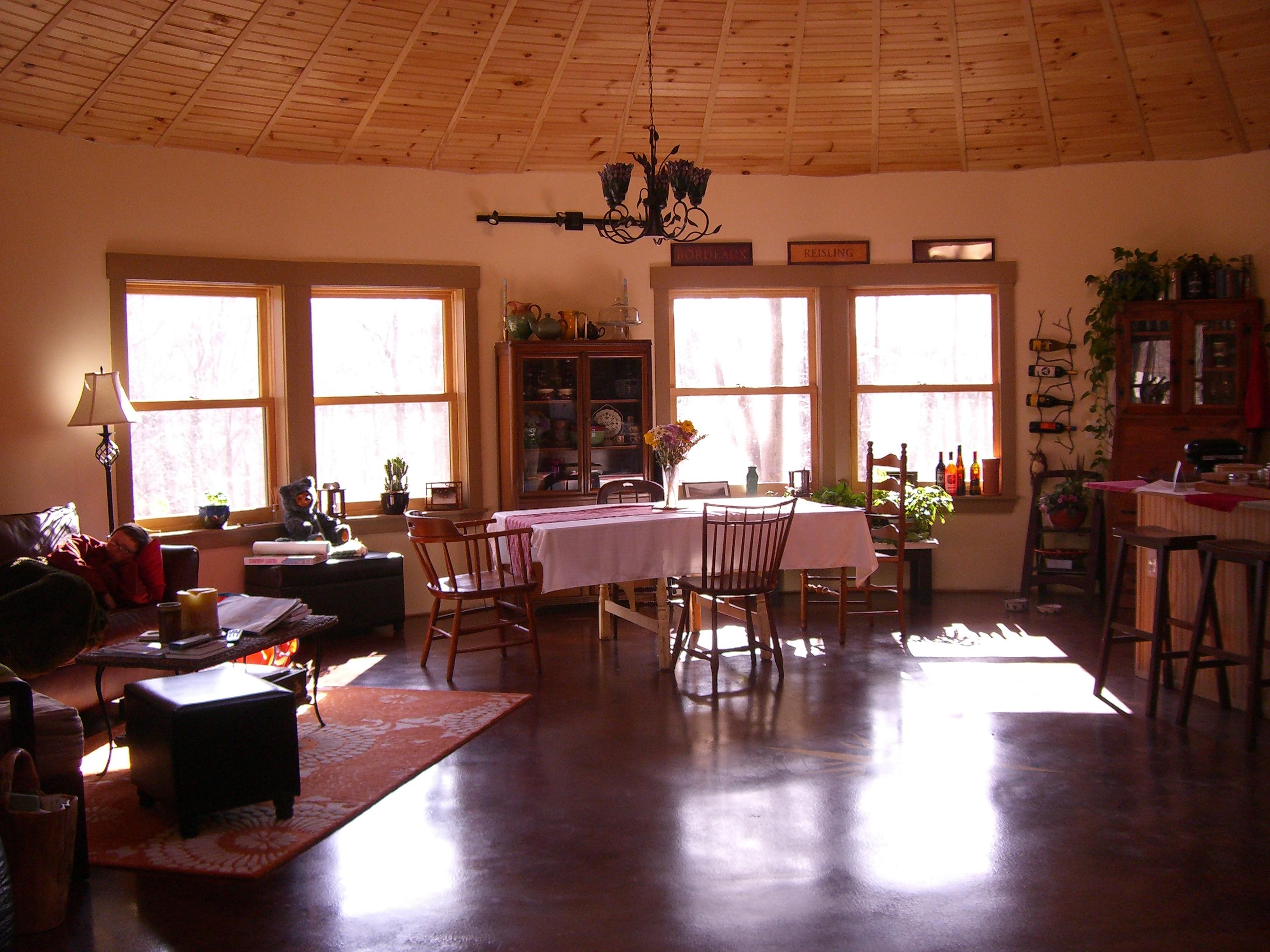 VERMONT 30' YURT DINING ROOM