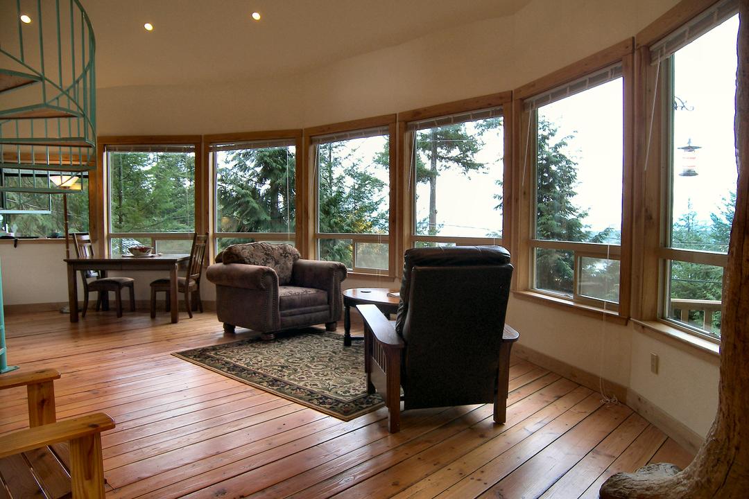 WA COAST 30' YURT INTERIOR